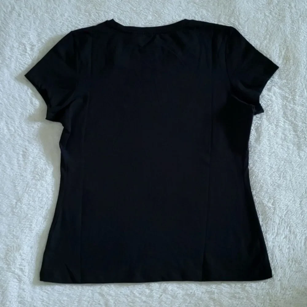 Guess❓Jet Black🖤 Carrie Floral💐 Logo Tee👕 - NWT